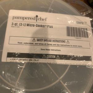 Pampered chef brand new 3 Qt micro cooker plus